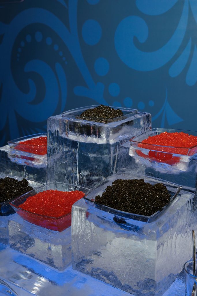 Ледяная емкость для шампанского на заказ Казань The ICE