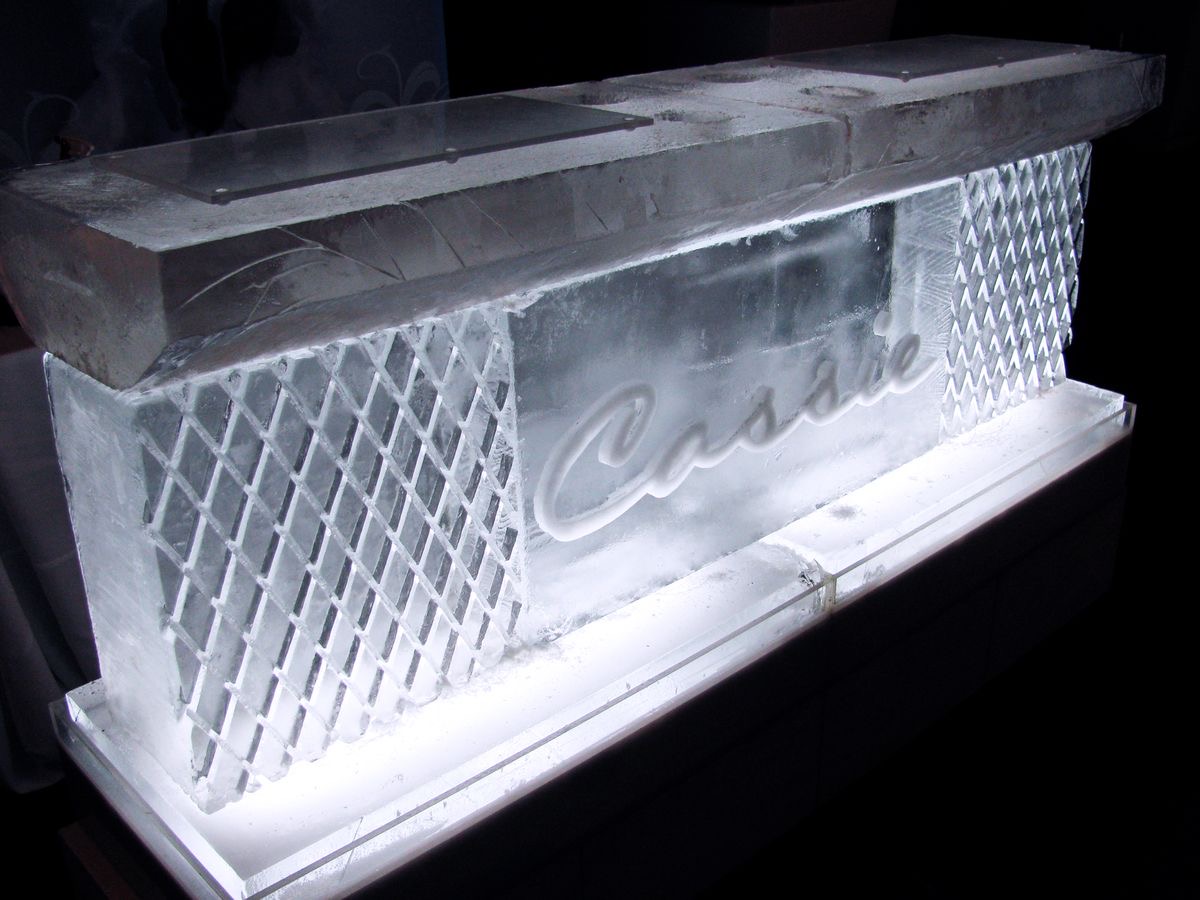 Ледяной бар в Казани: Эксклюзивная подача для вашего события