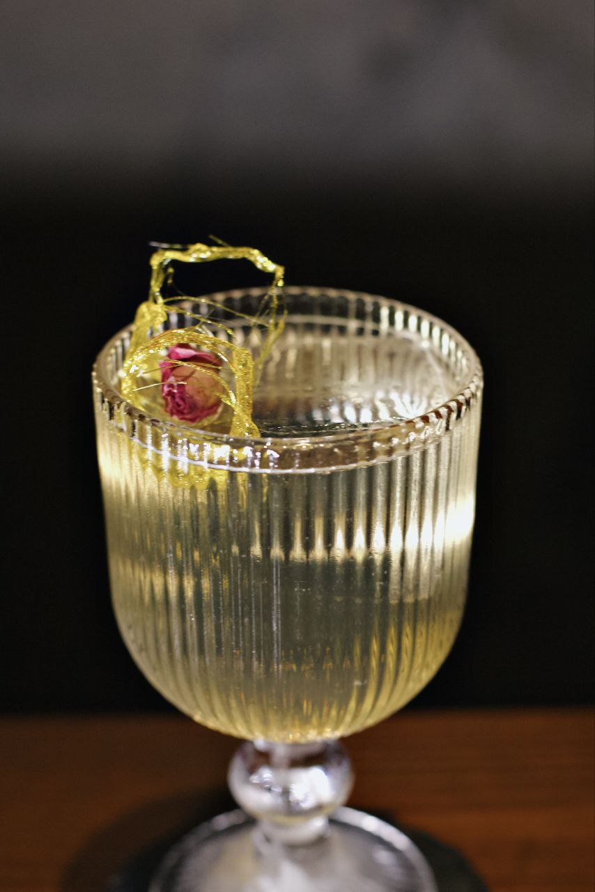 Лед в Казани: от крафтового кубика до ледяных скульптур и глыб с цветами